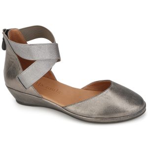 Gentle Souls by Kenneth Cole Women’s Noa Flats